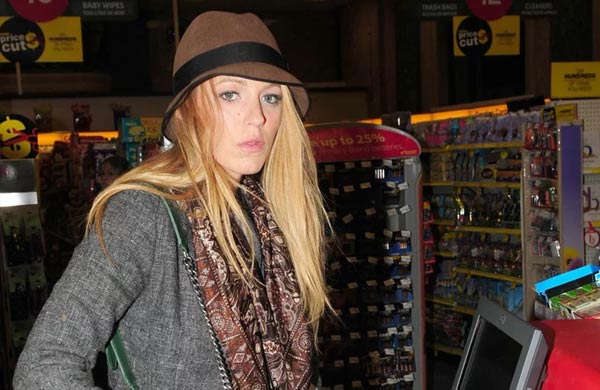 Blake Lively’s Scarf Spice Up